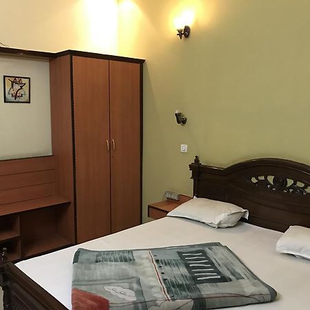 Hotel D R International Амбала Екстер'єр фото