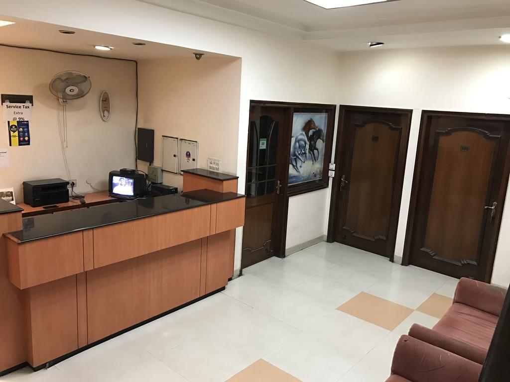 Hotel D R International Амбала Екстер'єр фото